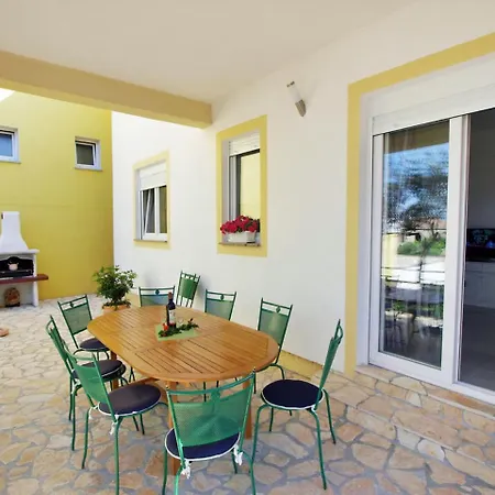 בית נופש Holiday Home Meri